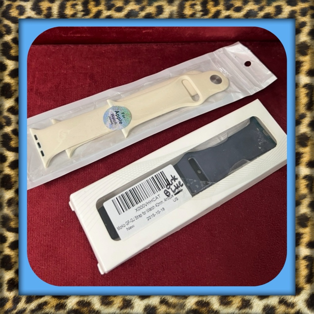 👑✅PRICE FIRM✅ Apple Watch Bands in Cream Beige and Dark Navy Blue. Brand New!